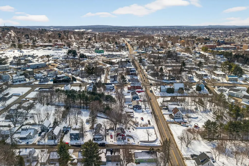 3 Fairlawn Avenue Lewiston ME 04240