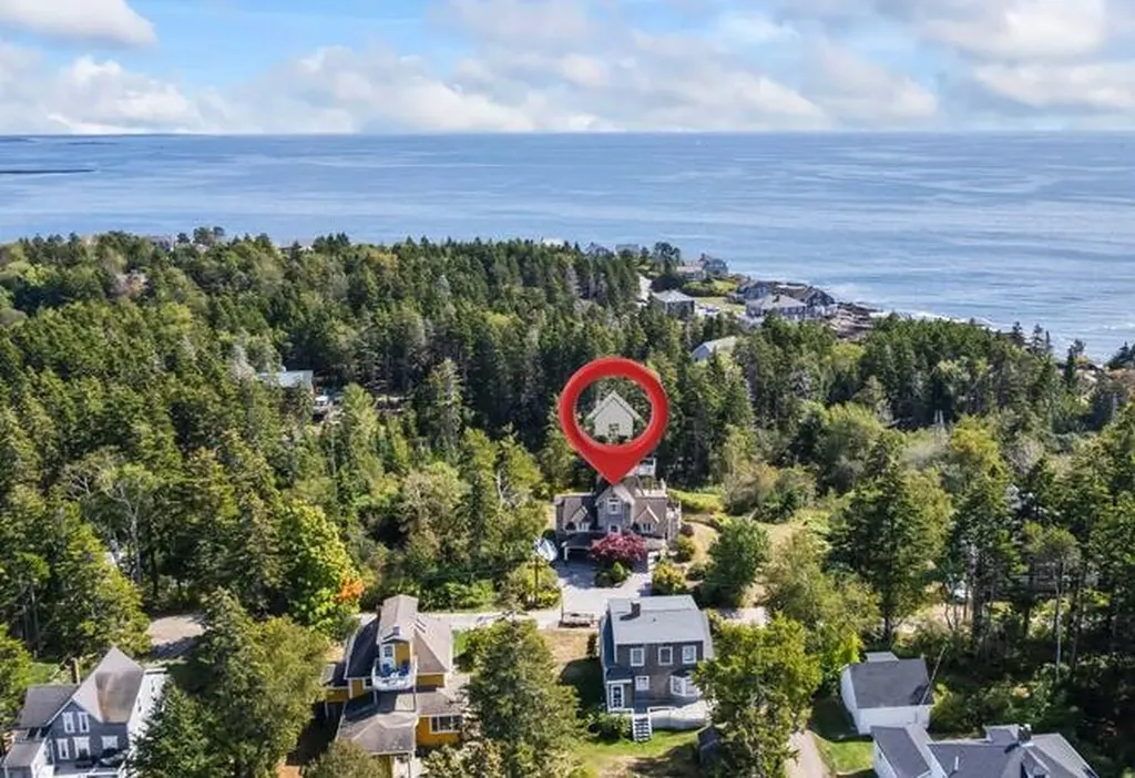 19 Hugh Av Hugh Avenue Harpswell ME 04003