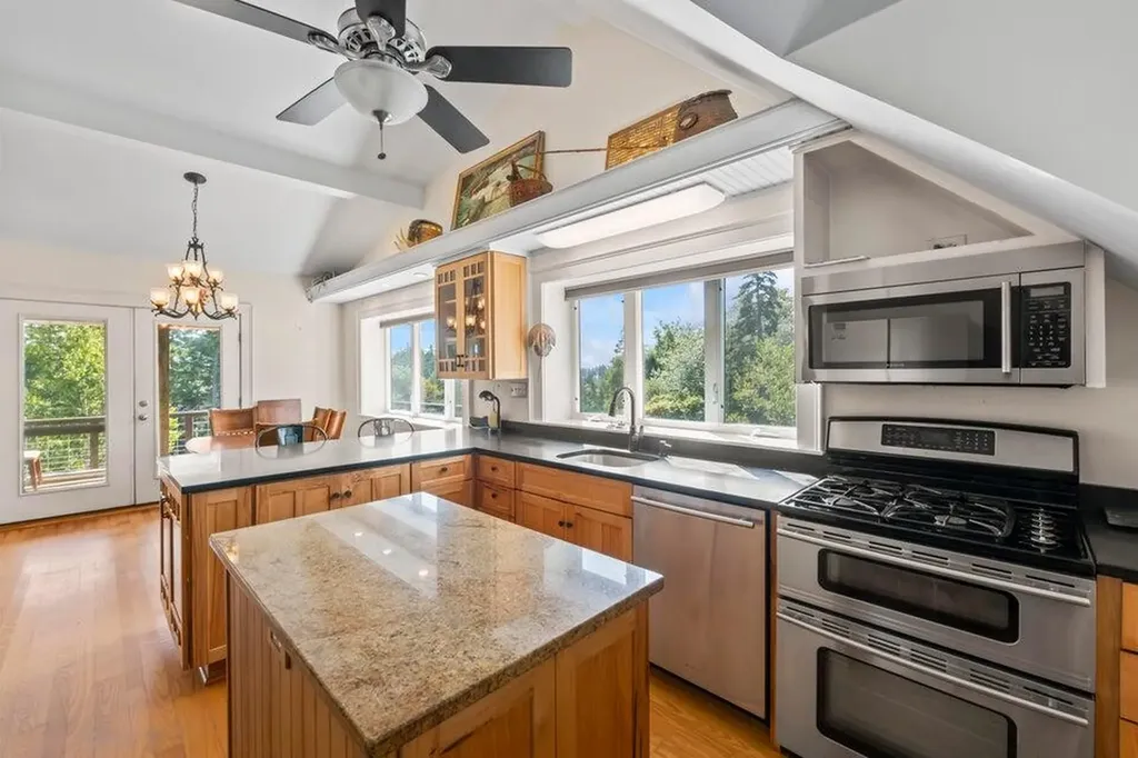 19 Hugh Av Hugh Avenue Harpswell ME 04003