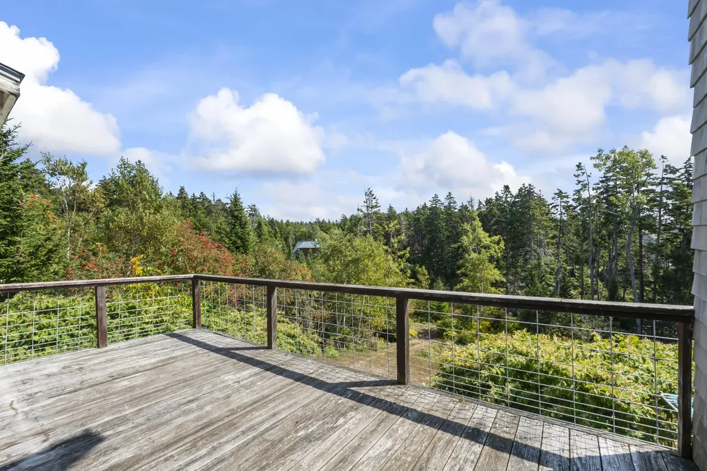 19 Hugh Av Hugh Avenue Harpswell ME 04003
