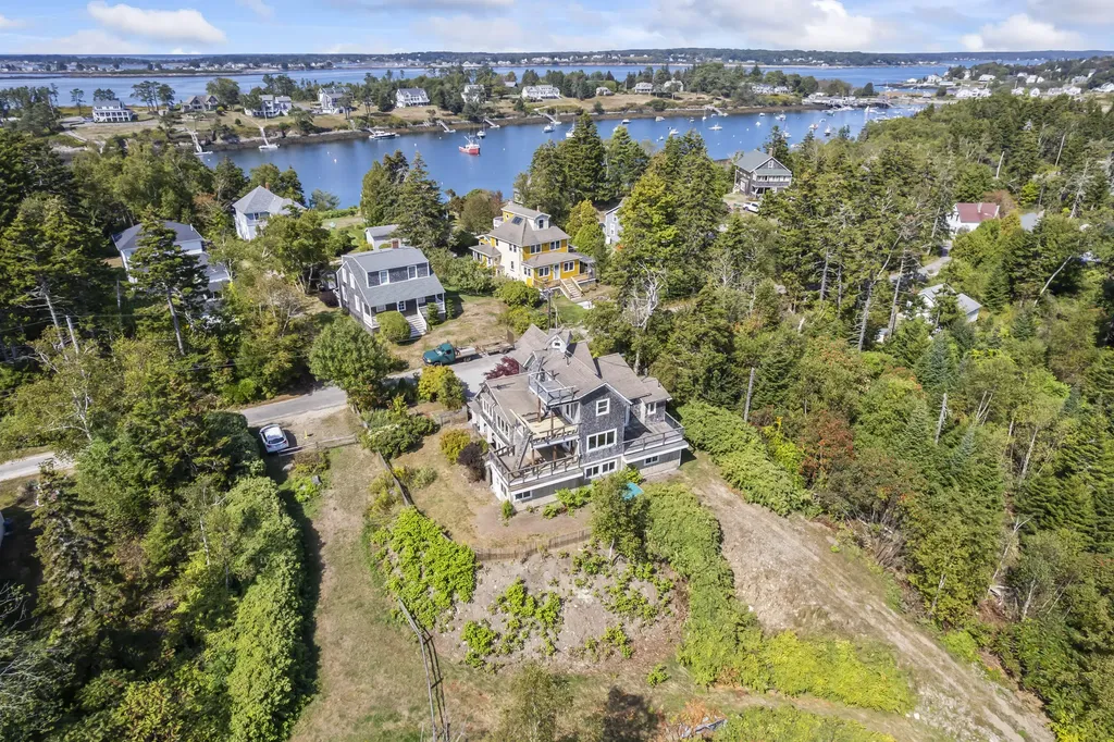 19 Hugh Av Hugh Avenue Harpswell ME 04003