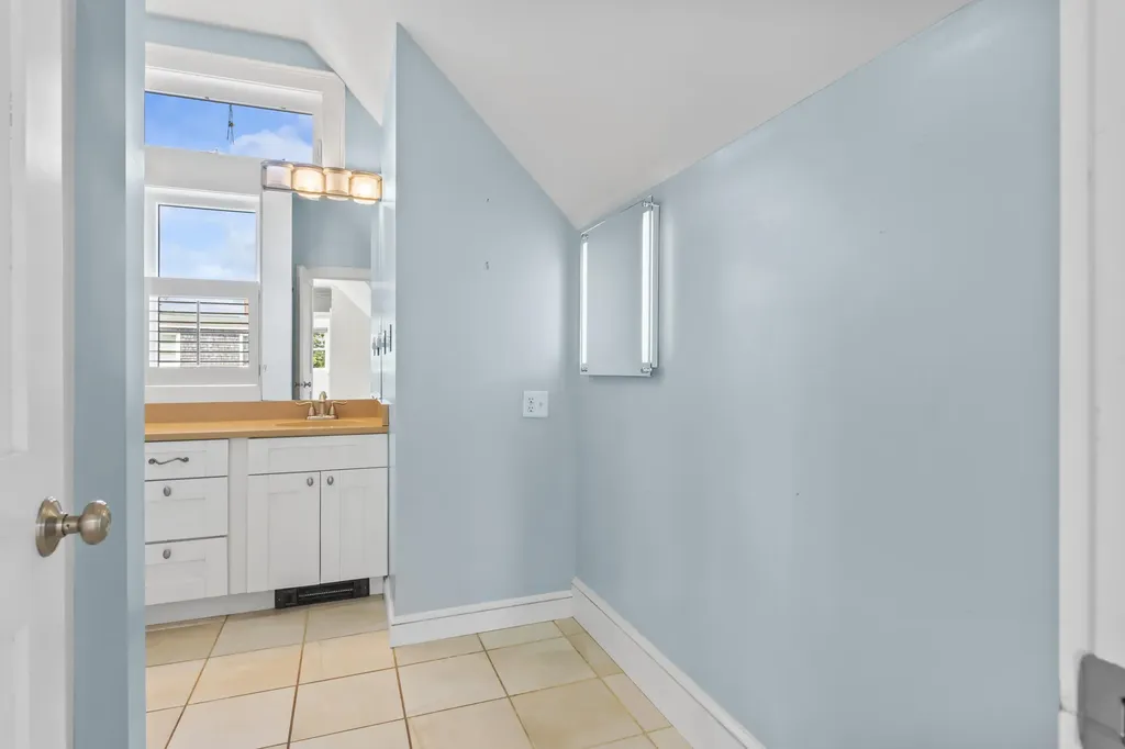 19 Hugh Av Hugh Avenue Harpswell ME 04003