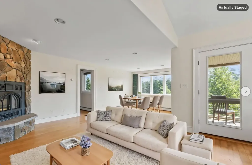 19 Hugh Av Hugh Avenue Harpswell ME 04003