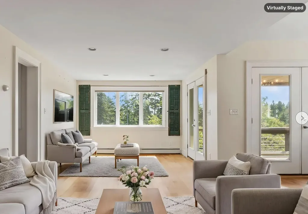 19 Hugh Av Hugh Avenue Harpswell ME 04003
