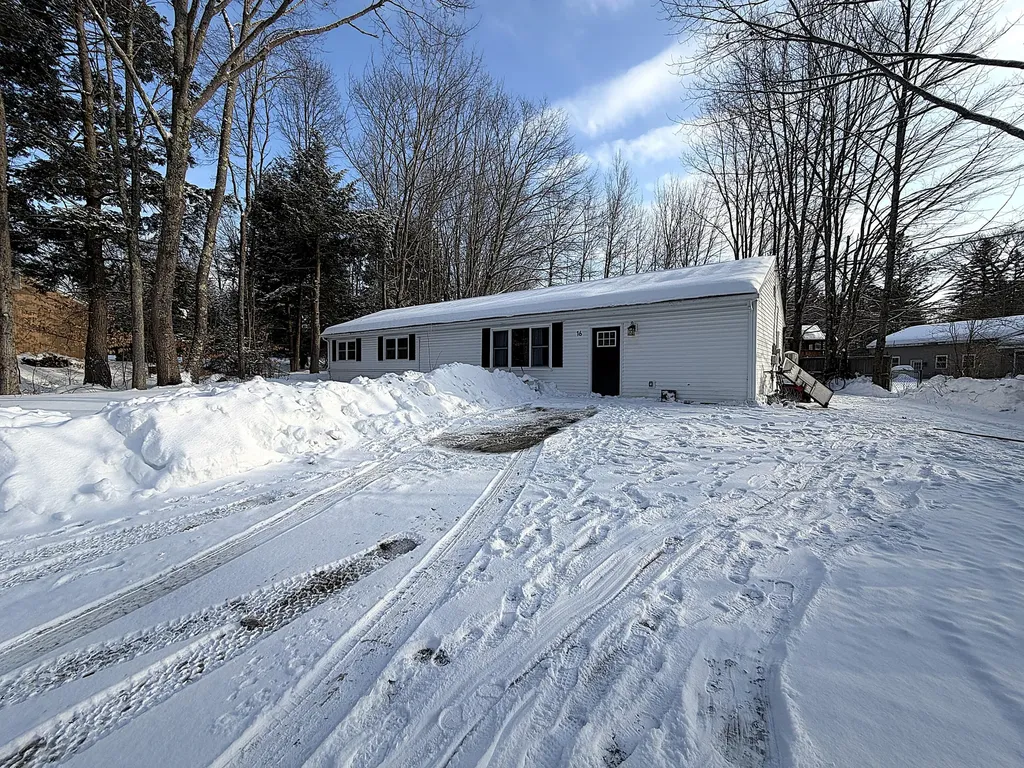 16 Daniel Street Gorham ME 04038