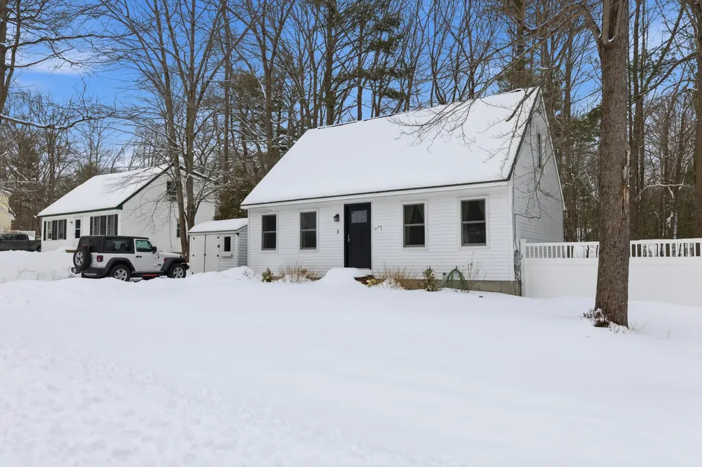 3 Clarkdale Road Kennebunk ME 04043