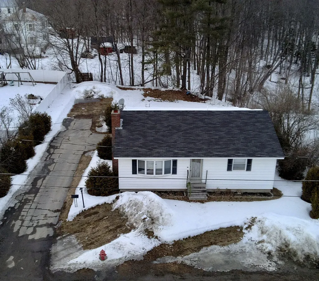 20 E Dyer Street Skowhegan ME 04976