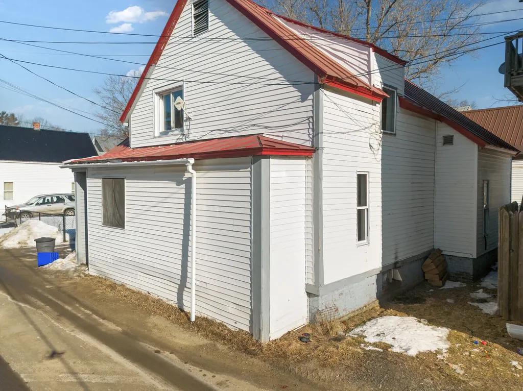 42 Carey Lane Waterville ME 04901