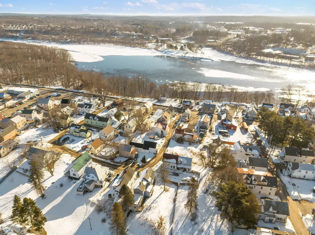 42 Carey Lane Waterville ME 04901