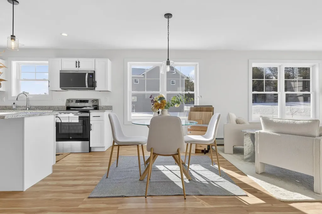 17 Feldspar Lane Cumberland ME 04021