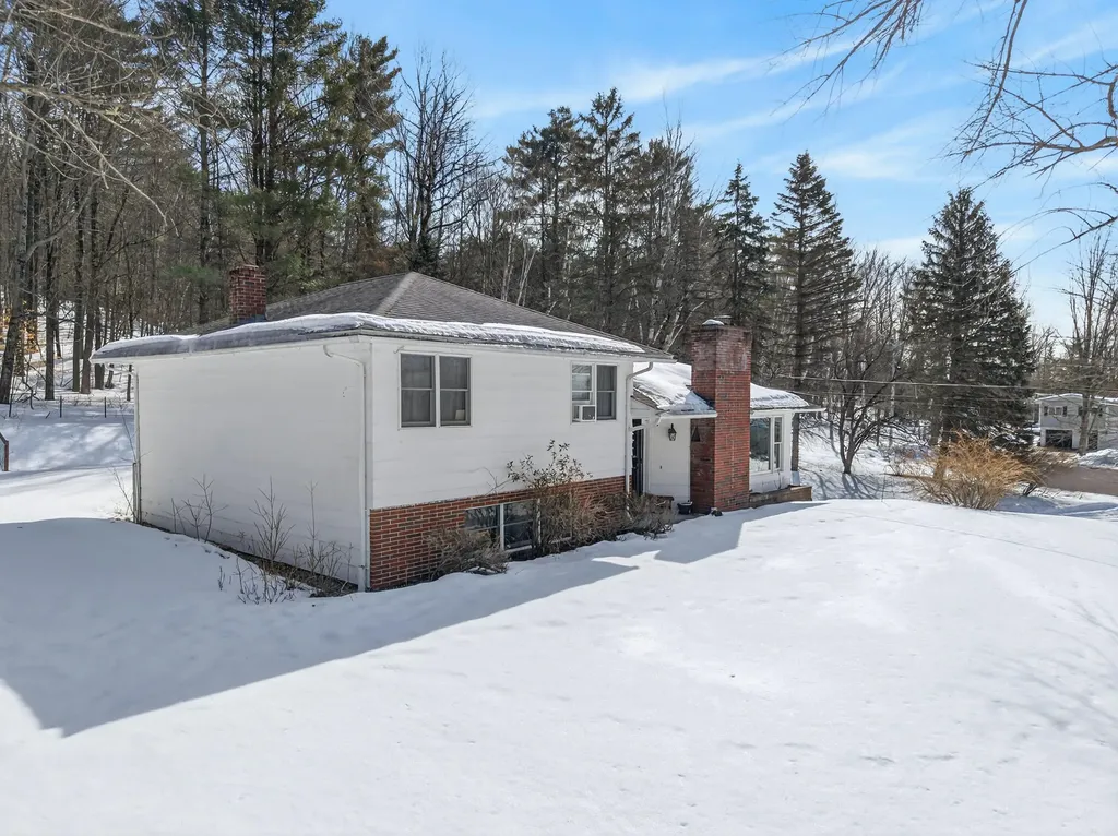 10 Butler Drive Lewiston ME 04240