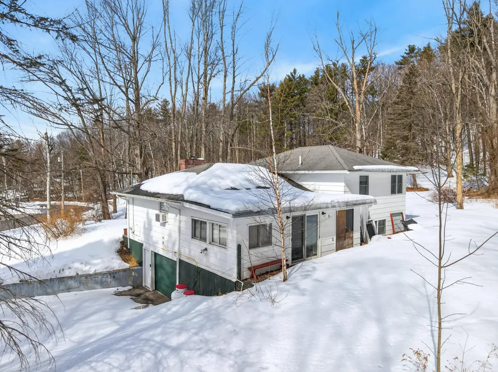 10 Butler Drive Lewiston ME 04240