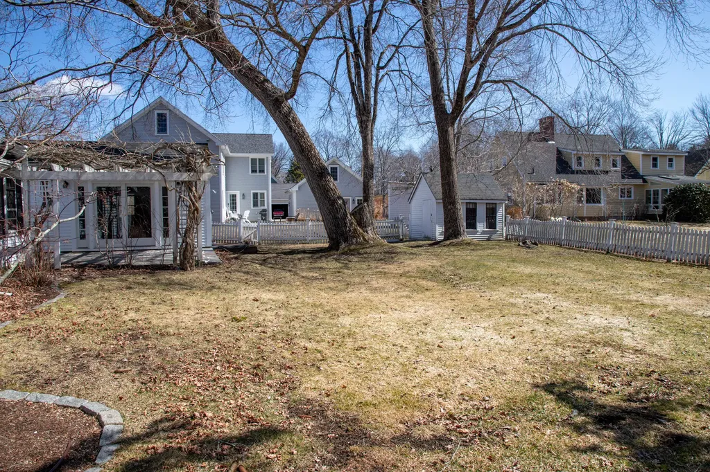 5 School Street Kennebunkport ME 04046