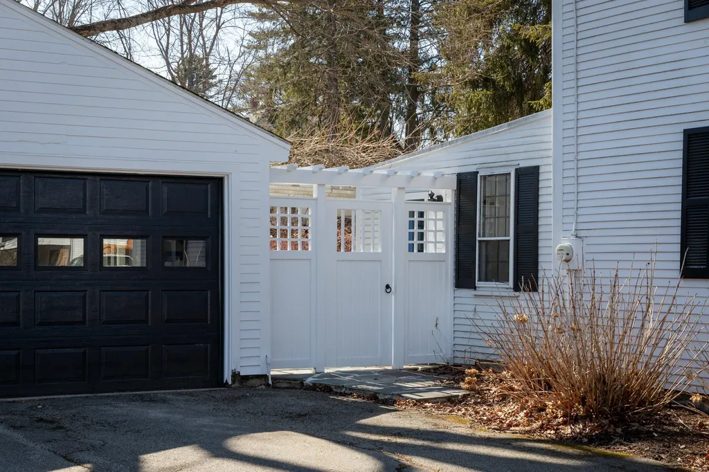 5 School Street Kennebunkport ME 04046