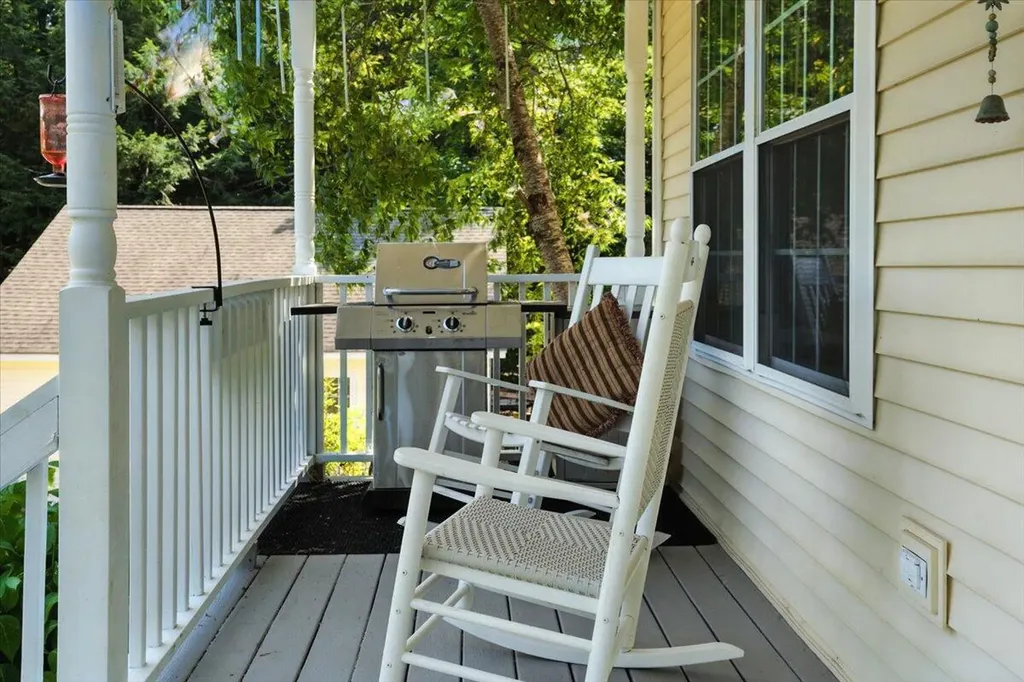 432 Meadow Road Casco ME 04015
