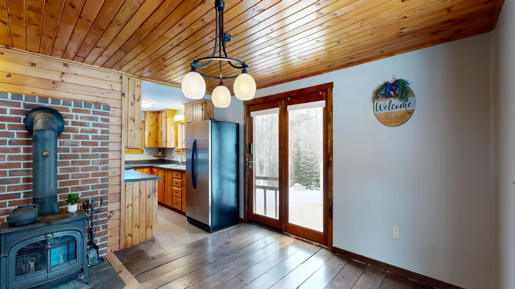 16 Shady Lane Jefferson ME 04348