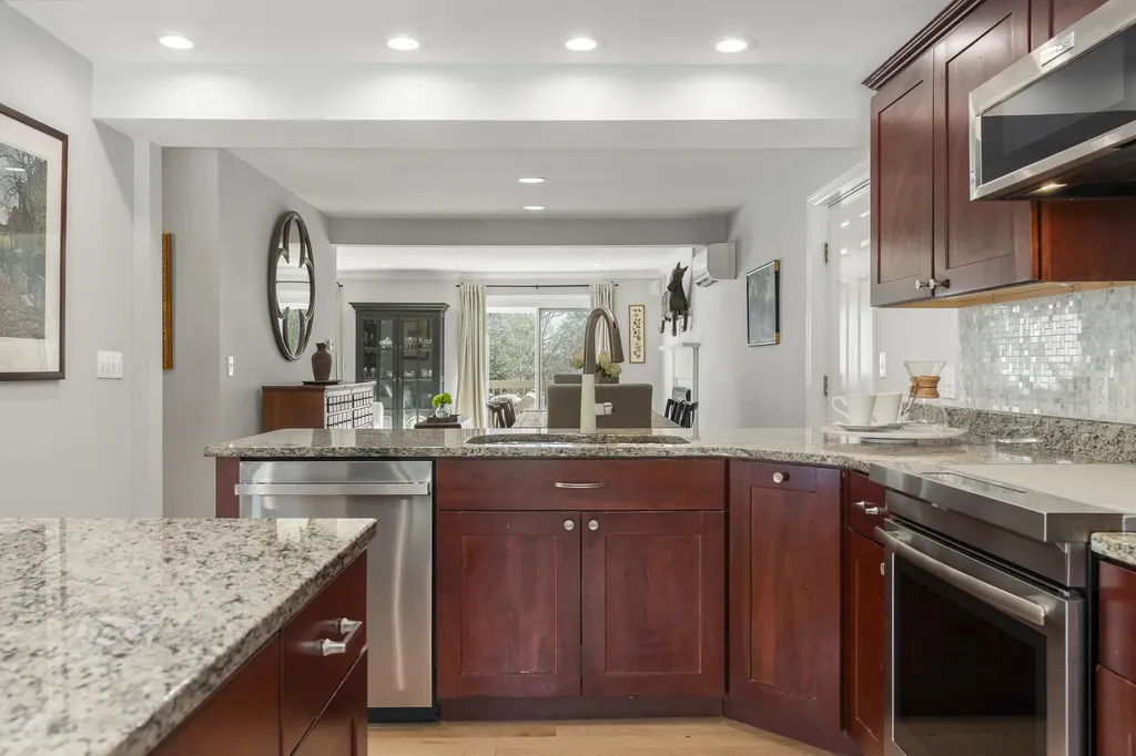 37 Wildwood Drive Cape Elizabeth ME 04107