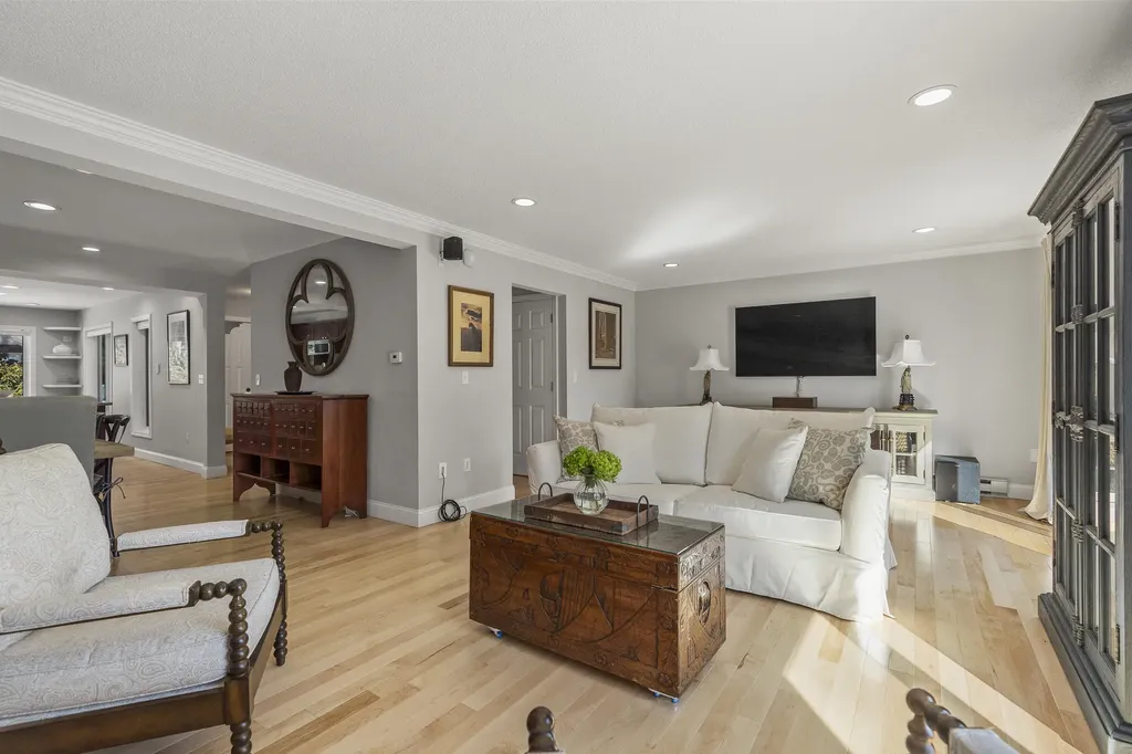 37 Wildwood Drive Cape Elizabeth ME 04107