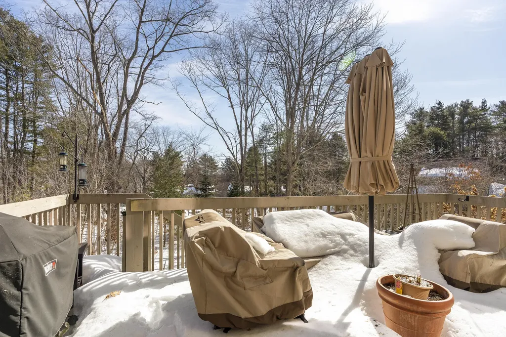 37 Wildwood Drive Cape Elizabeth ME 04107