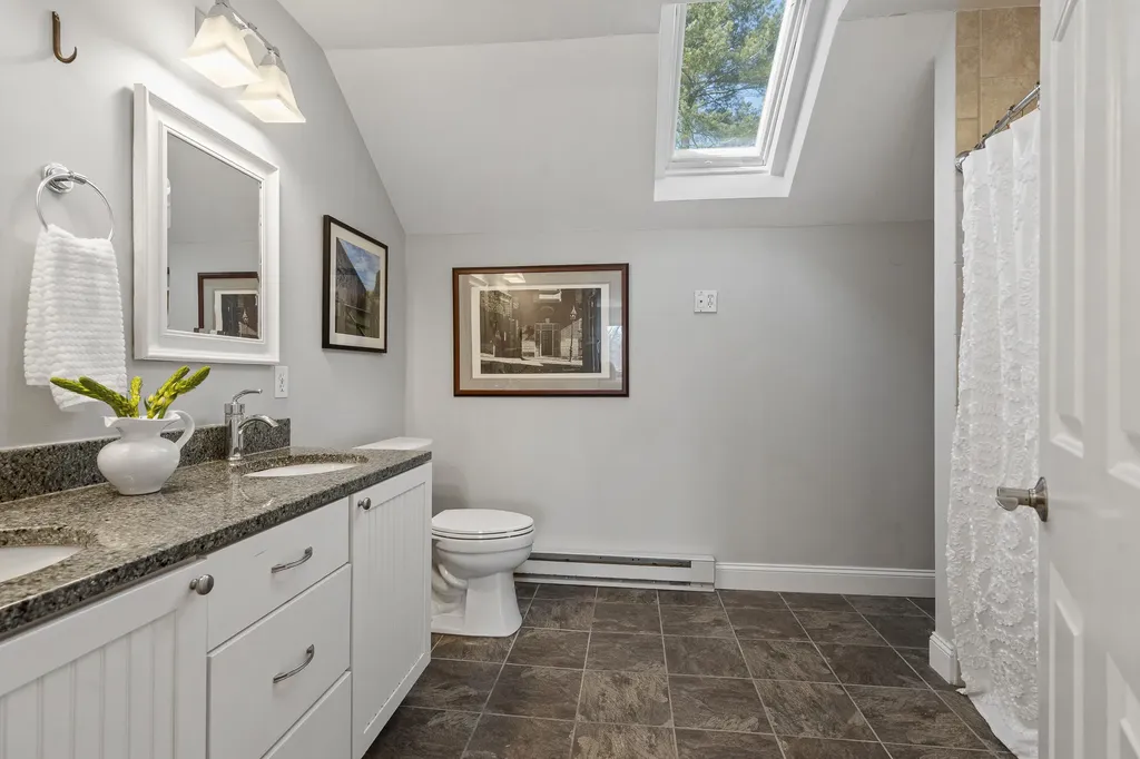 37 Wildwood Drive Cape Elizabeth ME 04107