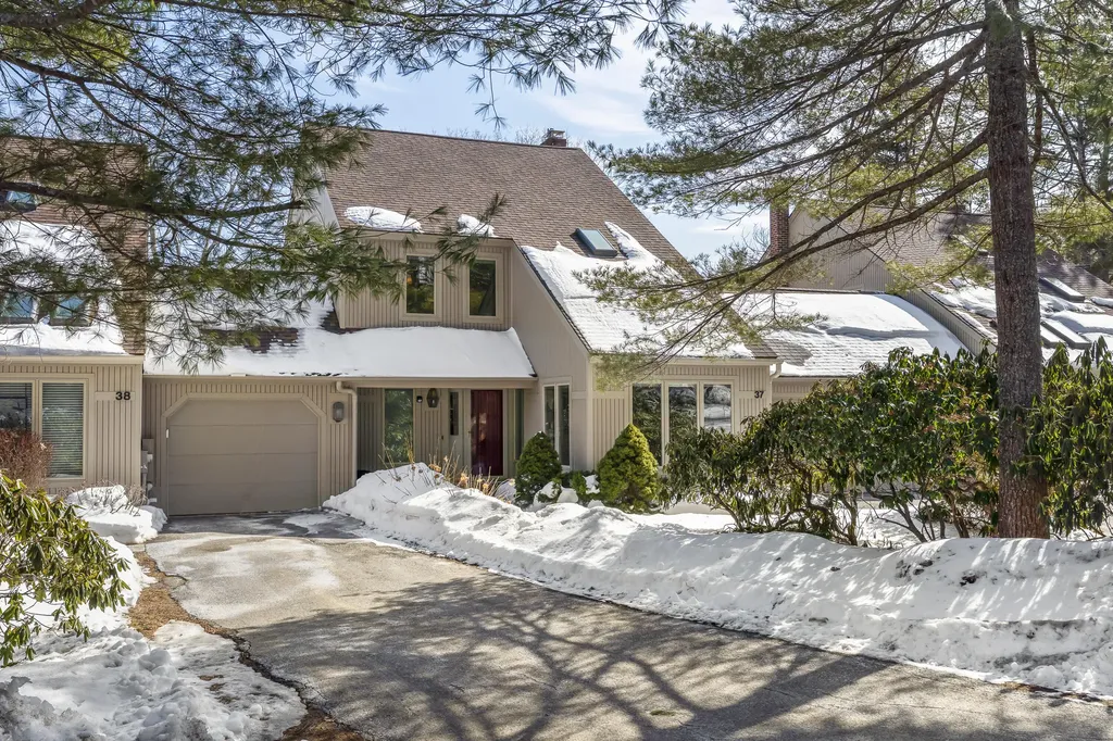 37 Wildwood Drive Cape Elizabeth ME 04107