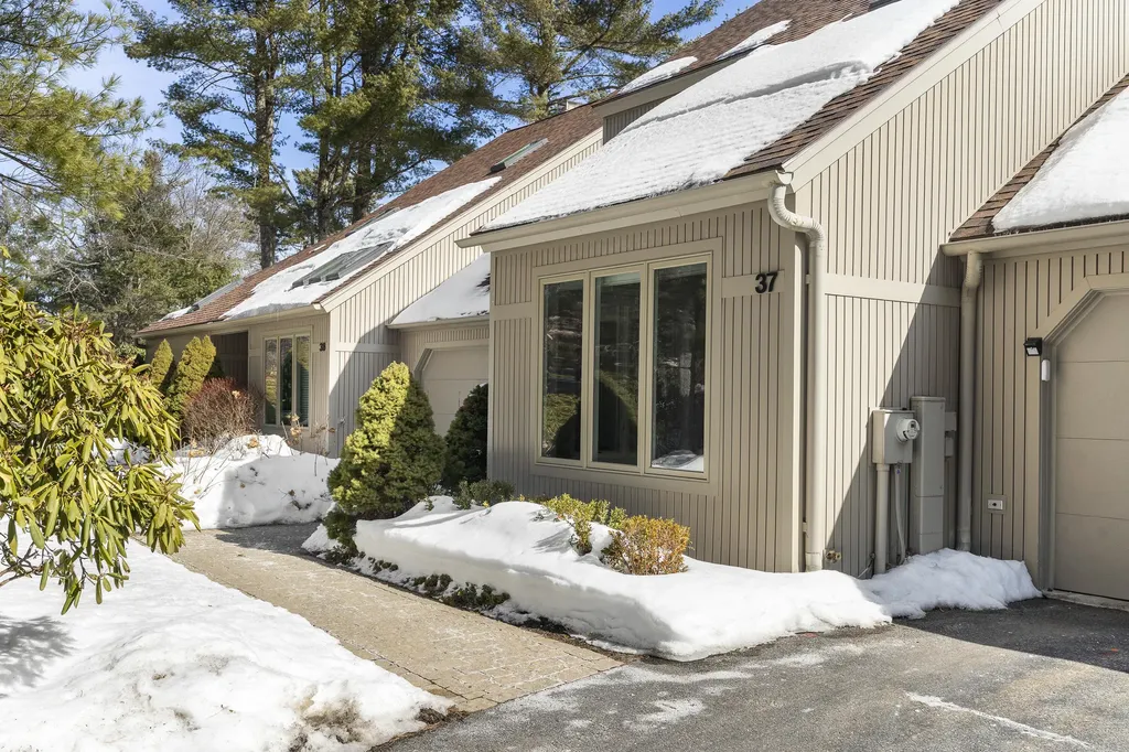 37 Wildwood Drive Cape Elizabeth ME 04107