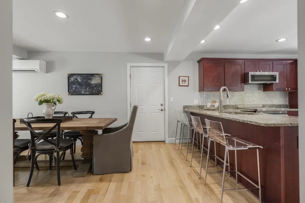 37 Wildwood Drive Cape Elizabeth ME 04107