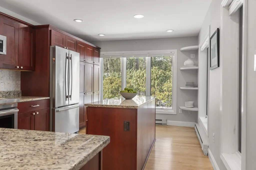37 Wildwood Drive Cape Elizabeth ME 04107