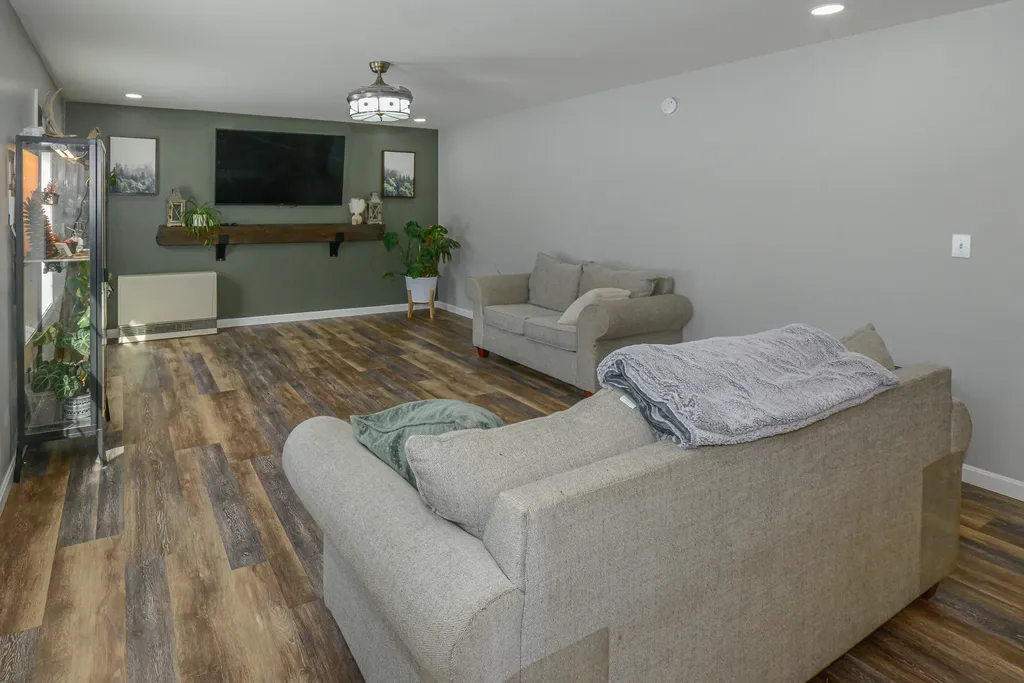 7 Silver Way Oxford ME 04270