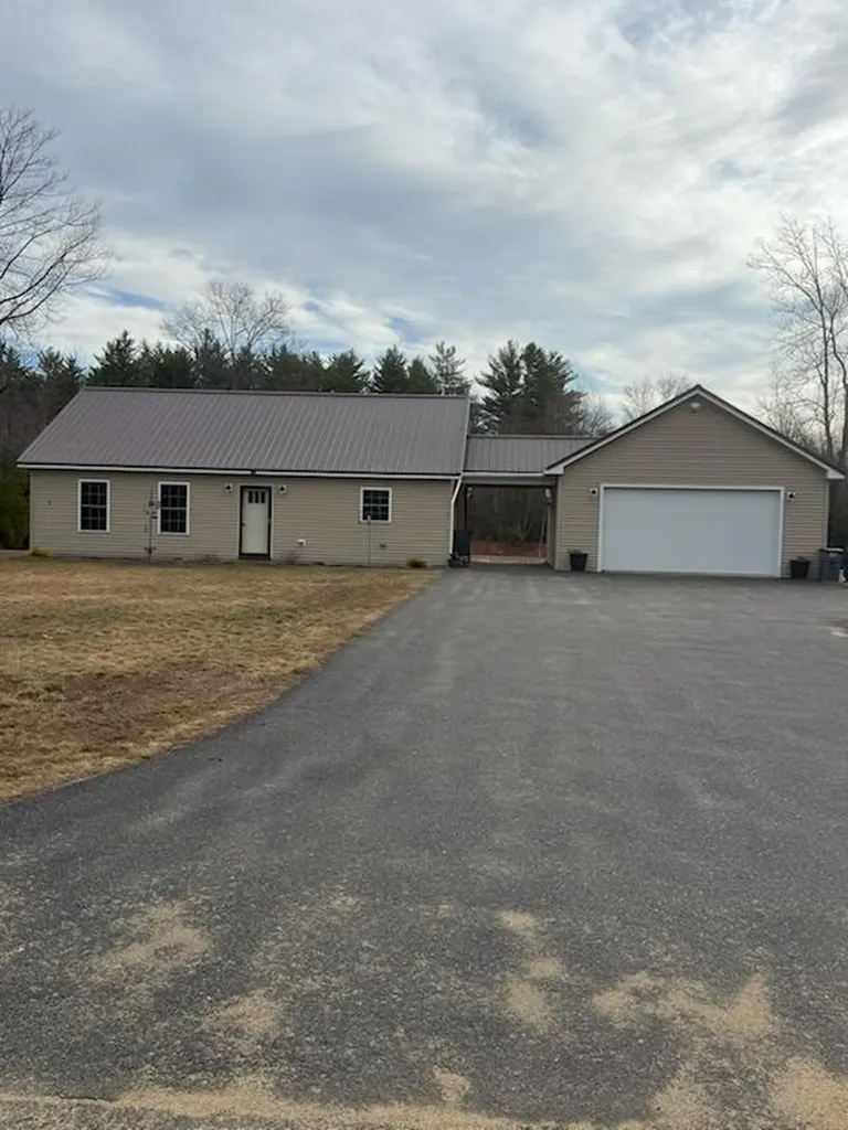 7 Silver Way Oxford ME 04270