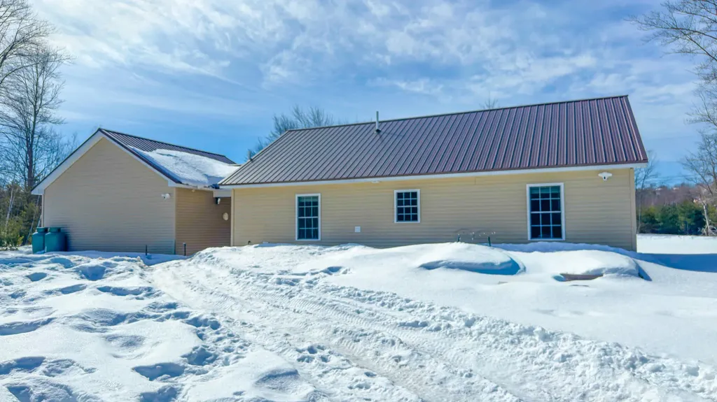 7 Silver Way Oxford ME 04270