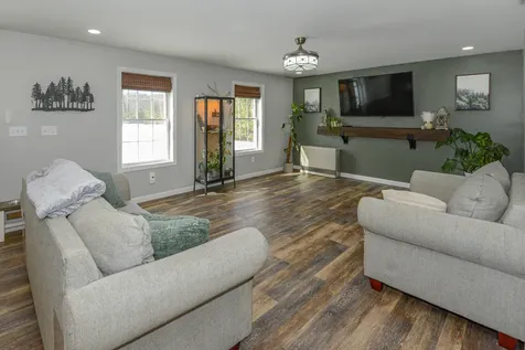7 Silver Way Oxford ME 04270