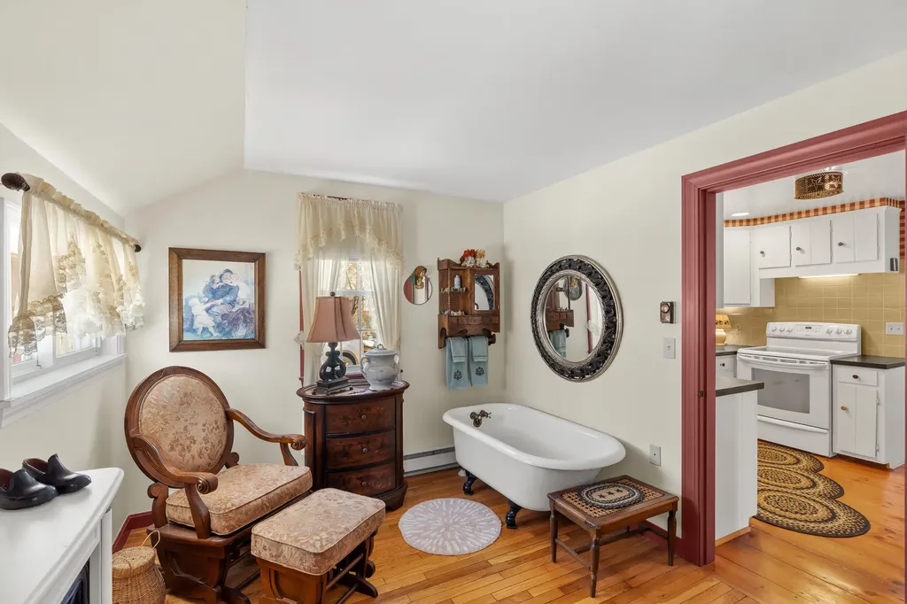 1484 Washington Street Bath ME 04530