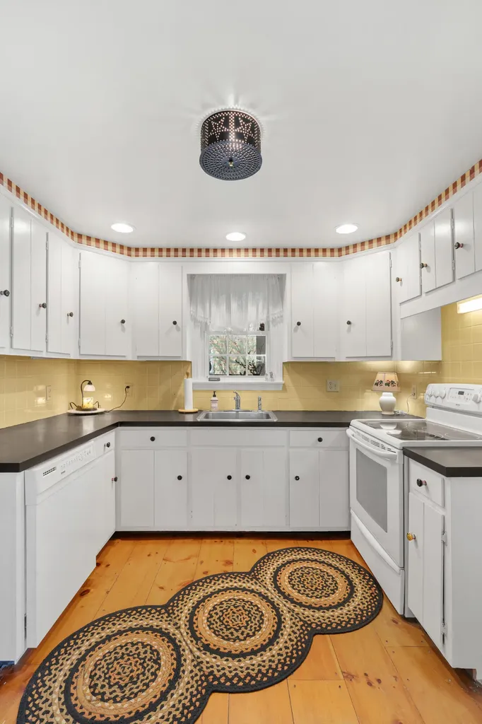 1484 Washington Street Bath ME 04530