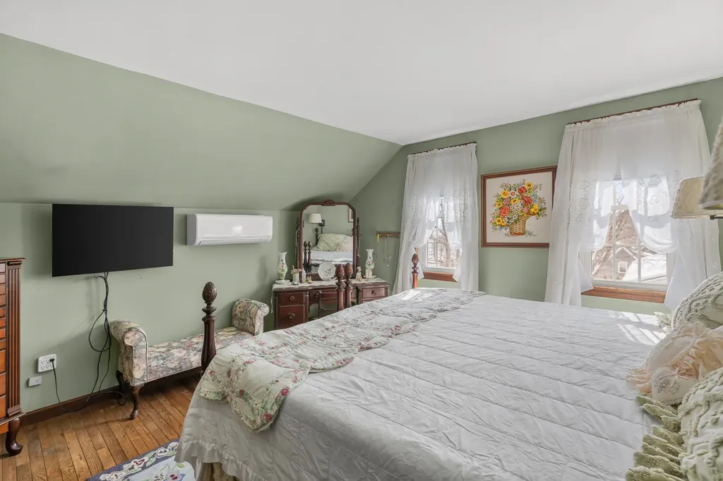 1484 Washington Street Bath ME 04530