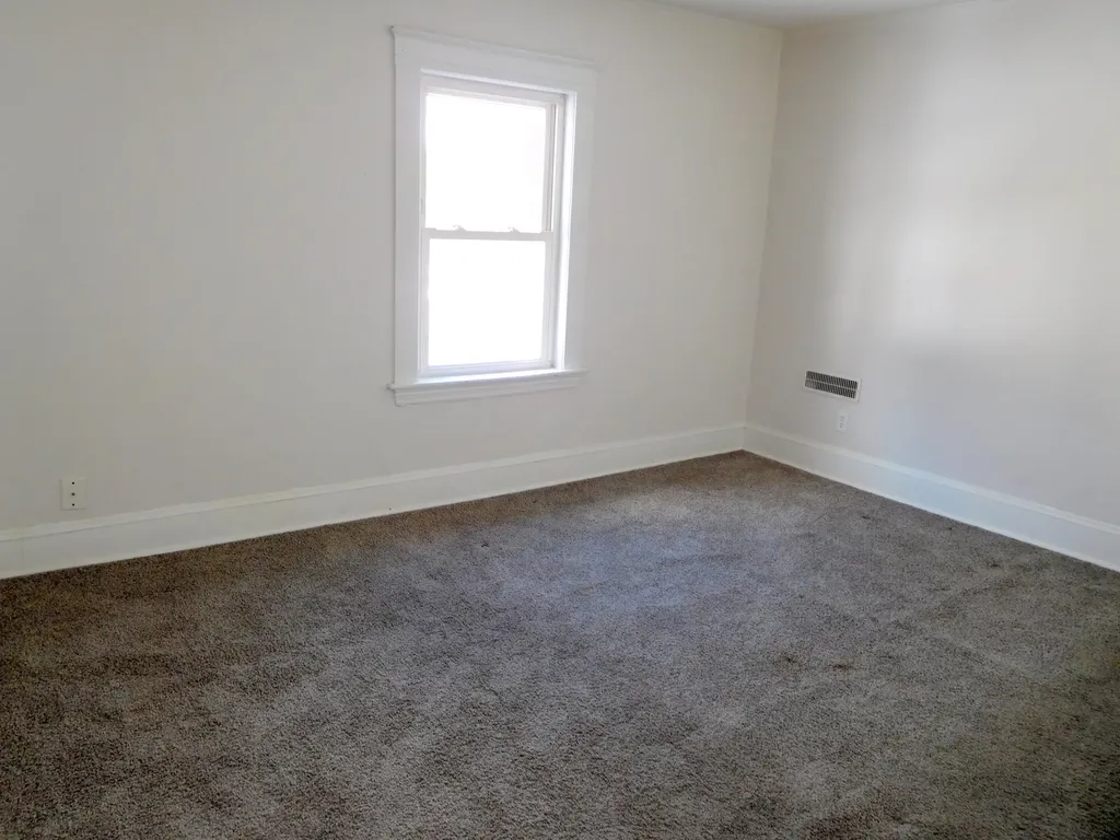 85 Androscoggin Avenue Lewiston ME 04240