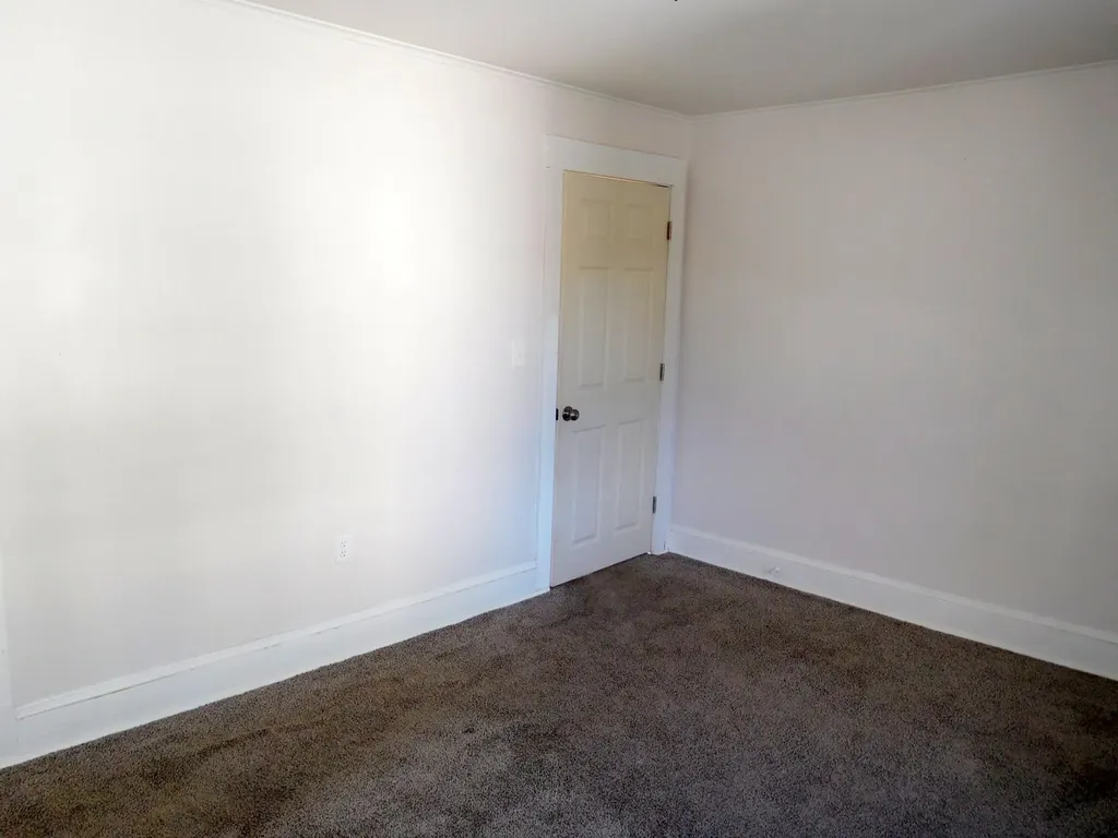 85 Androscoggin Avenue Lewiston ME 04240