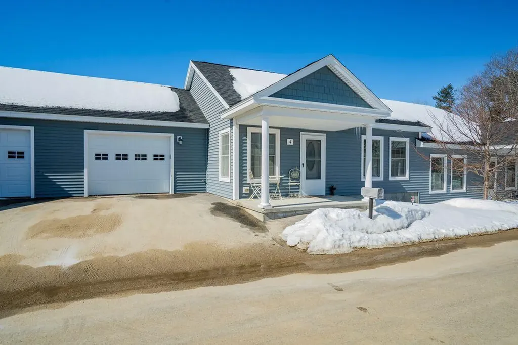 4 Blueberry Lane Standish ME 04084