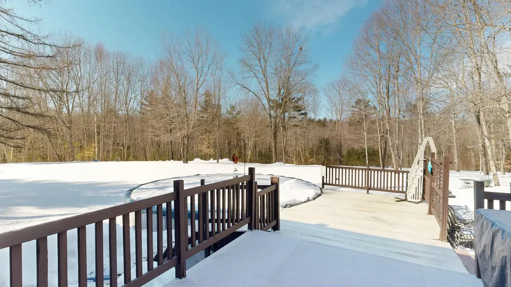 316 Pond Road Wayne ME 04284