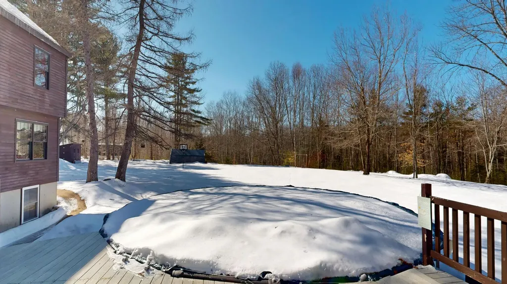 316 Pond Road Wayne ME 04284