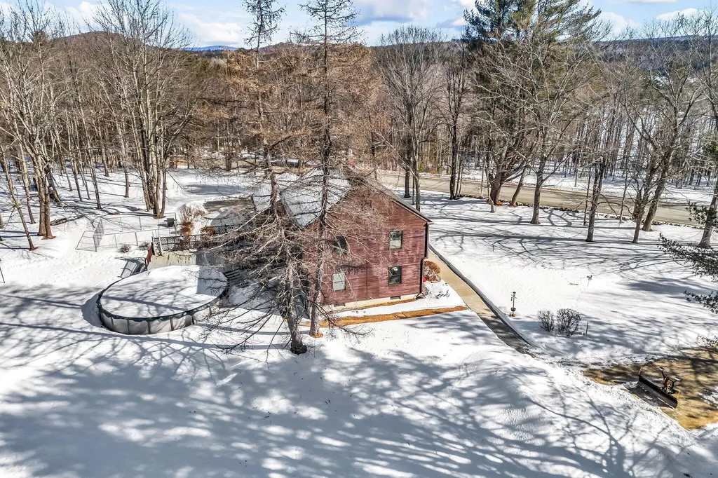 316 Pond Road Wayne ME 04284