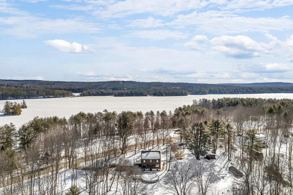 316 Pond Road Wayne ME 04284