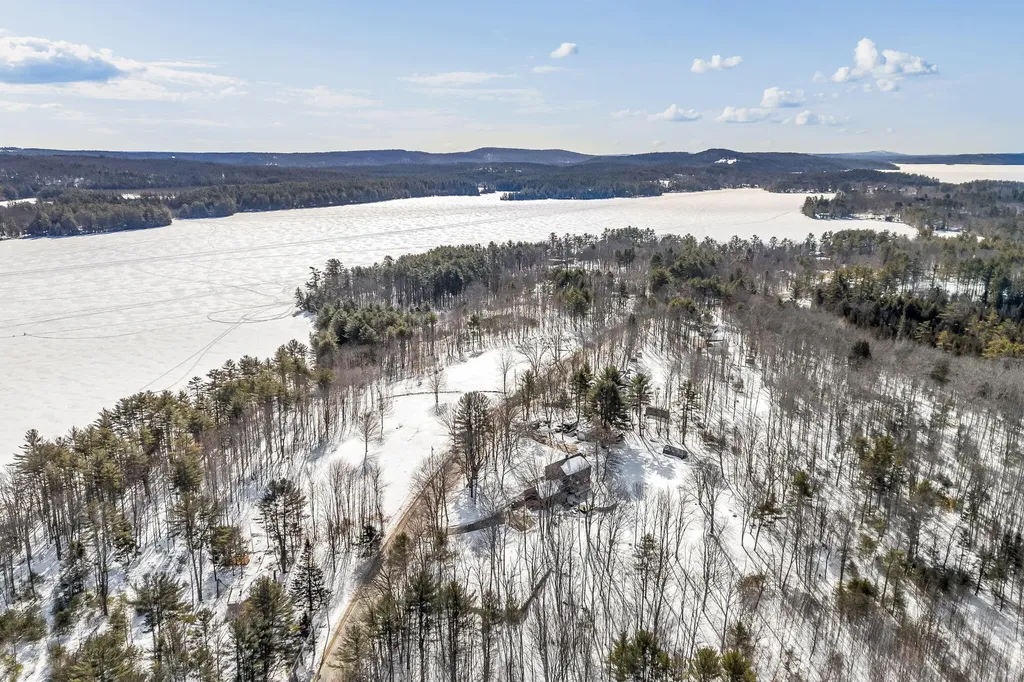 316 Pond Road Wayne ME 04284