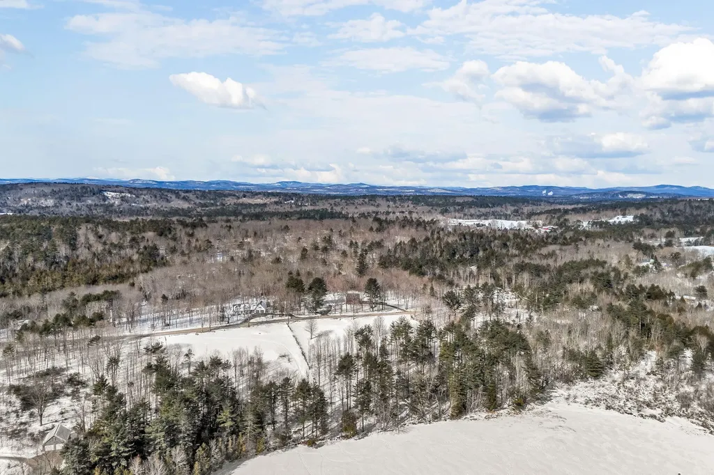 316 Pond Road Wayne ME 04284