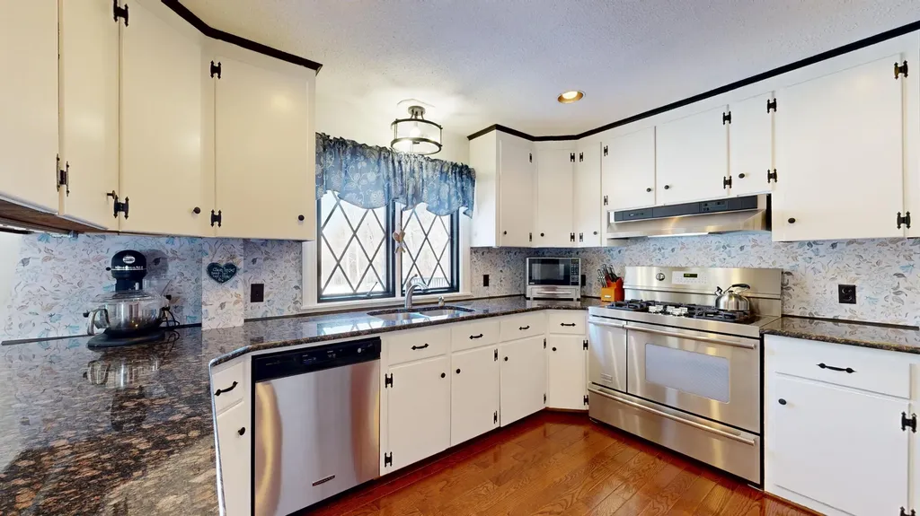 316 Pond Road Wayne ME 04284