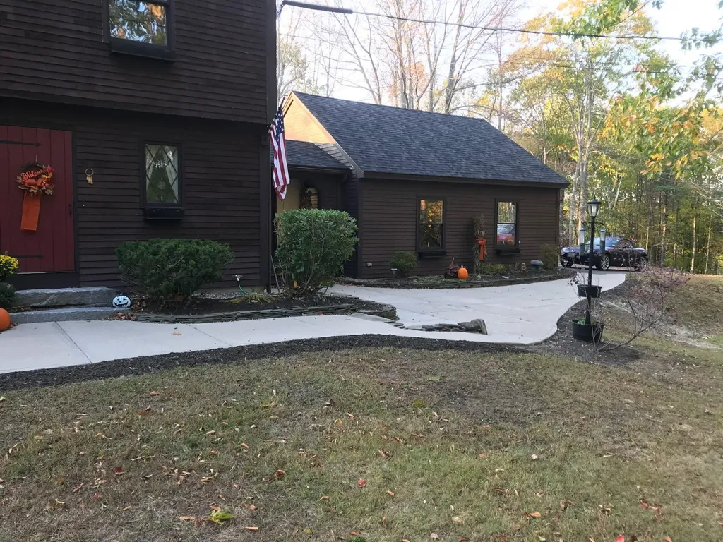 316 Pond Road Wayne ME 04284