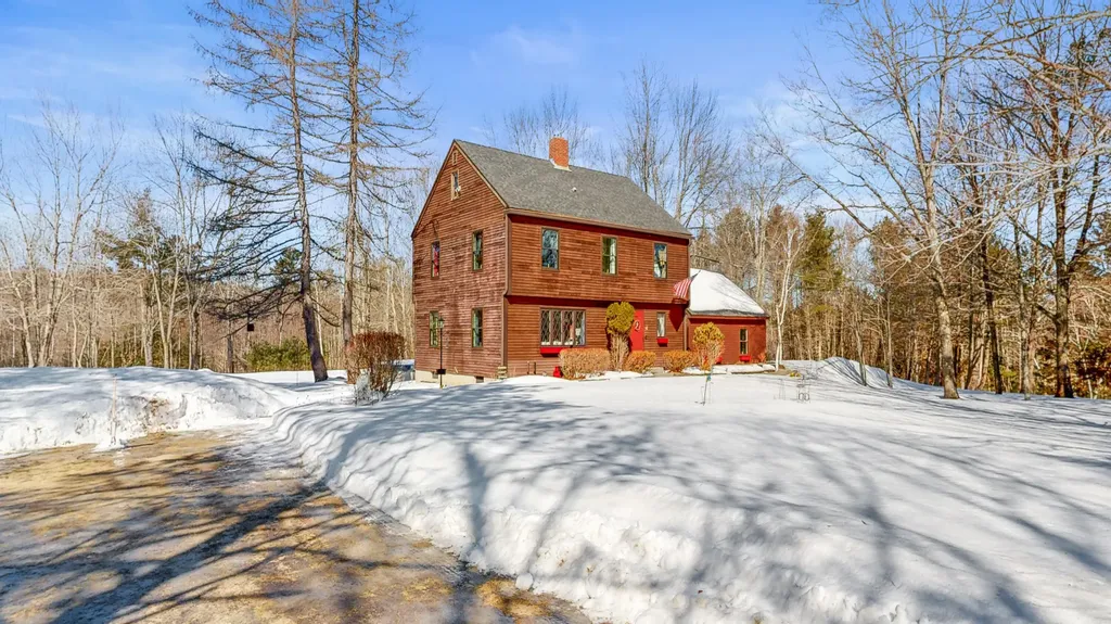 316 Pond Road Wayne ME 04284