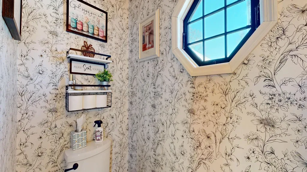 316 Pond Road Wayne ME 04284