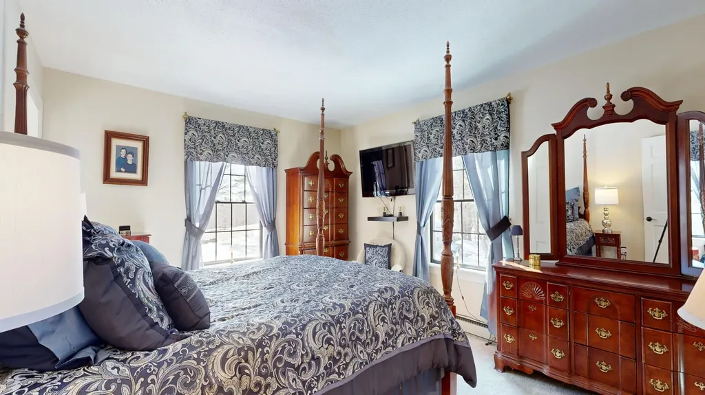 316 Pond Road Wayne ME 04284