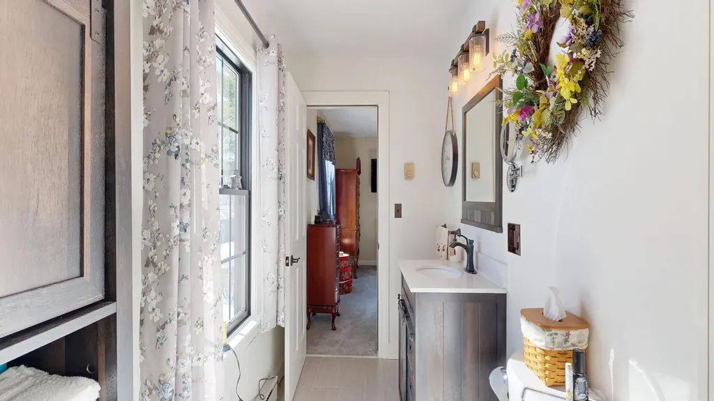 316 Pond Road Wayne ME 04284